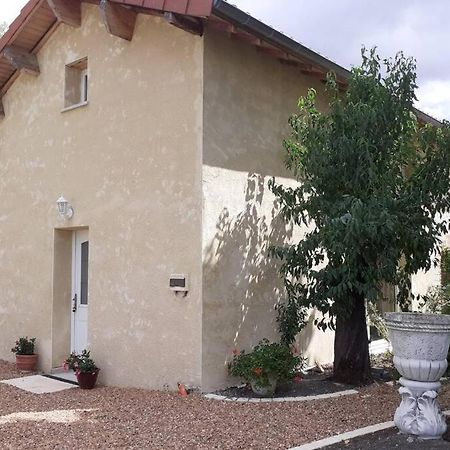 Gite Des Billaudes Thuret Kültér fotó